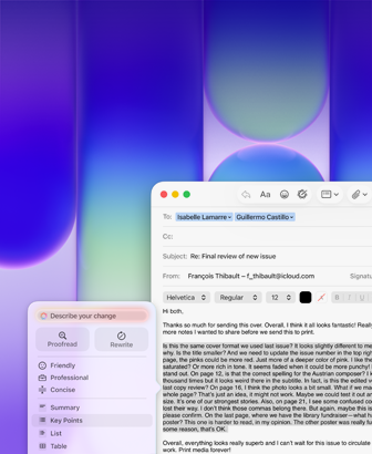 Pantalla de un MacBook Neo que muestra la prestación Herramientas de Escritura de Apple Intelligence en Mail para revisar un párrafo largo de un email con comentarios sobre una publicación