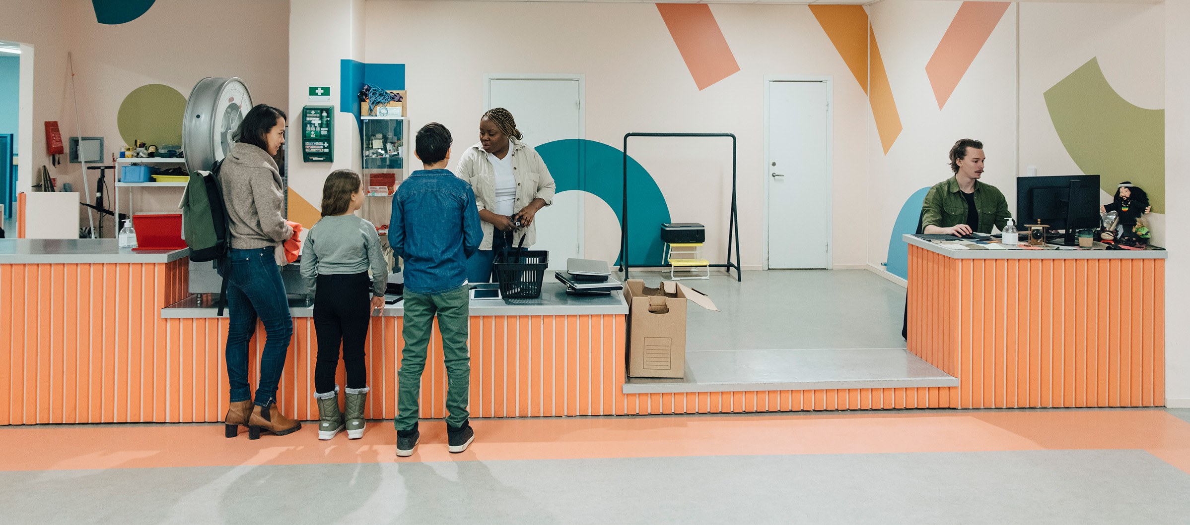 familia%20en%20centro%20de%20reciclaje